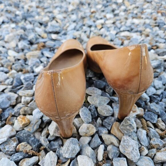 Stuart Weitzman nude color shoes - Picture 7 of 9